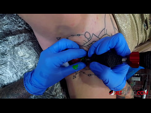 ❤️ Äärimmäisen tatuoitu hottie Sully Savage sai tatuoinnin klitorikseen ❤ Lutkat at fi.mathem-1-class.ru ❌️❤